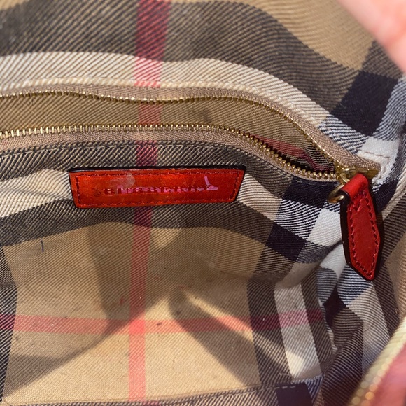 Red small leather Boston Burberry Bag - Picture 9 of 14